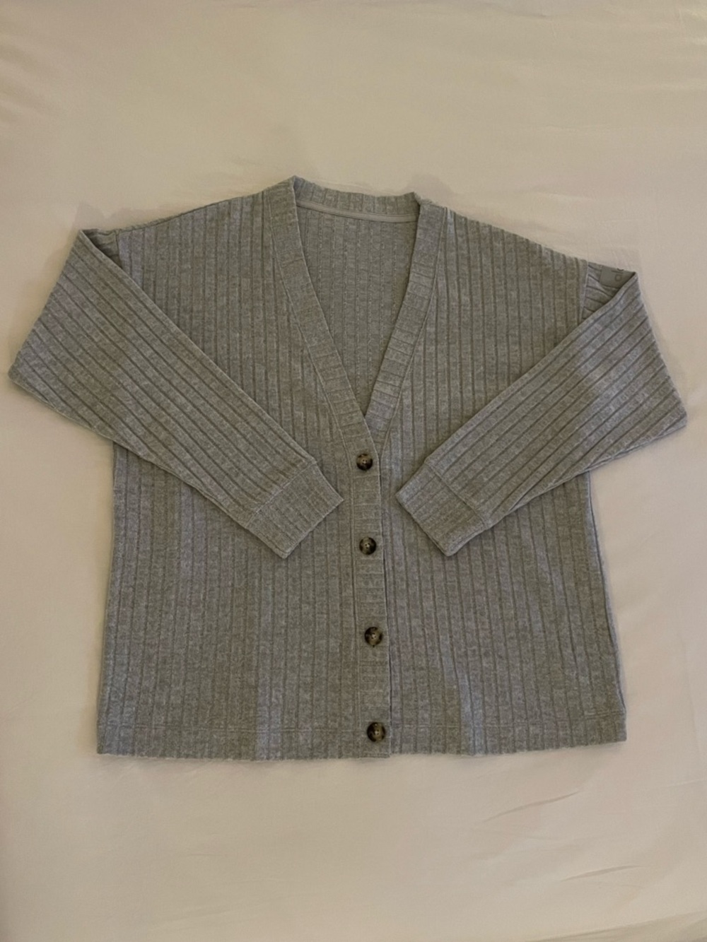 ALO Yoga Light Gray Ribbed V-Neck Button Cardigan